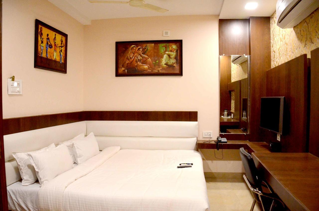 Hotel Shikhar Darshan اوجاين المظهر الخارجي الصورة